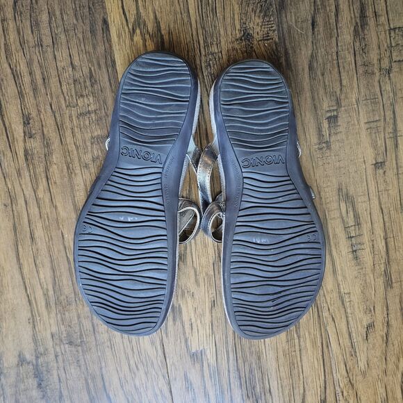 Vionic Size 10 Karley Silver Metallic Flip-flop Sandals Summer Comfort - Picture 2 of 4